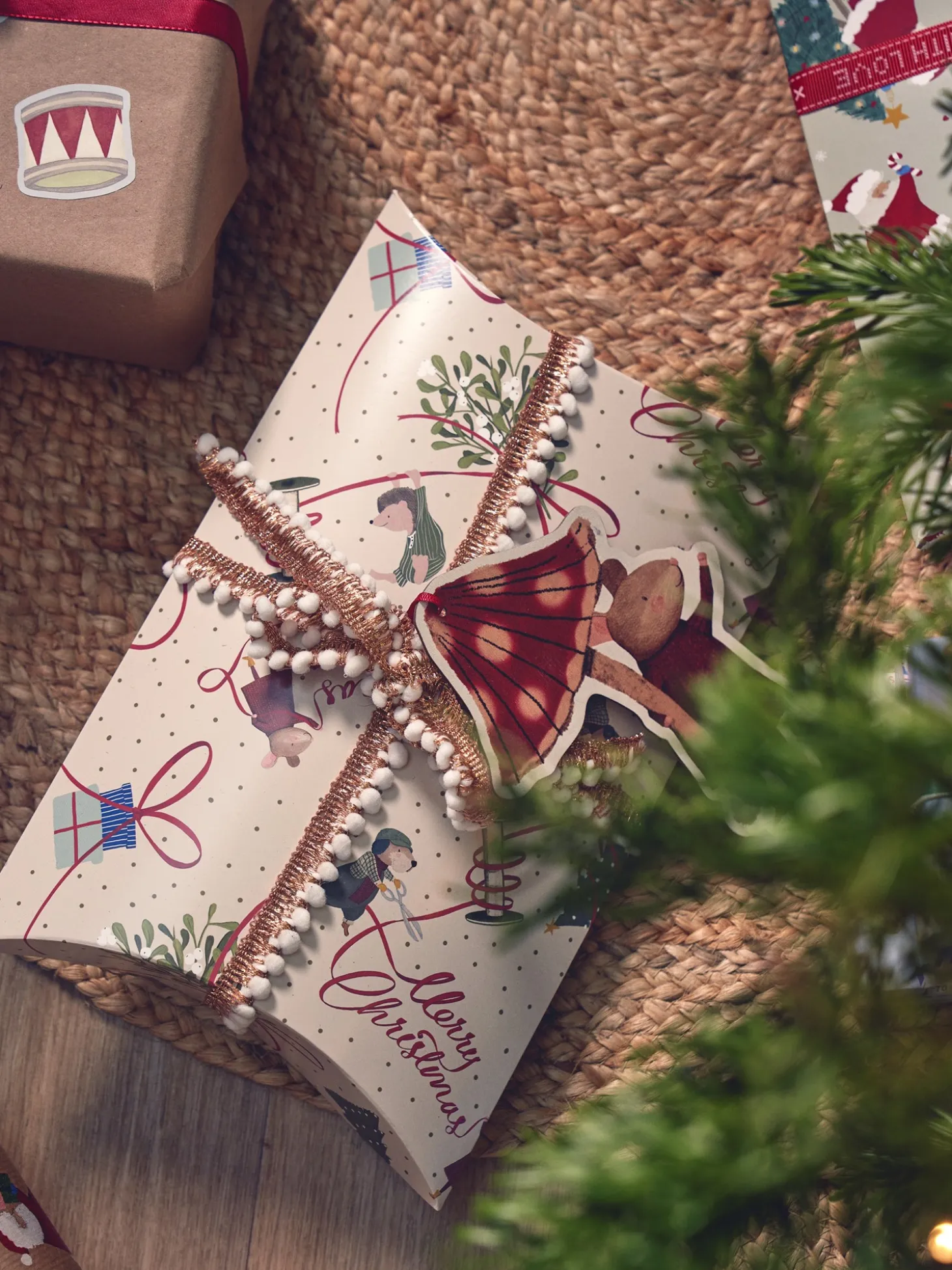 Bånd Med Ornament