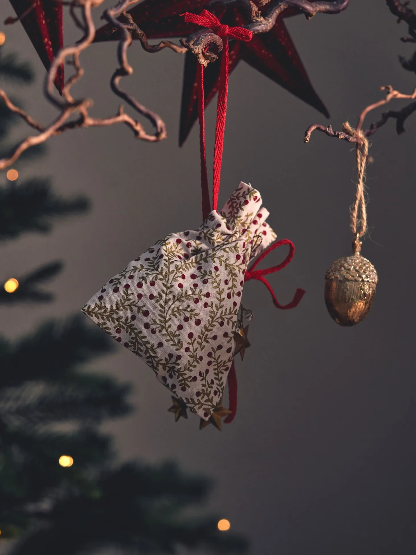 Juleophæng Med Agern