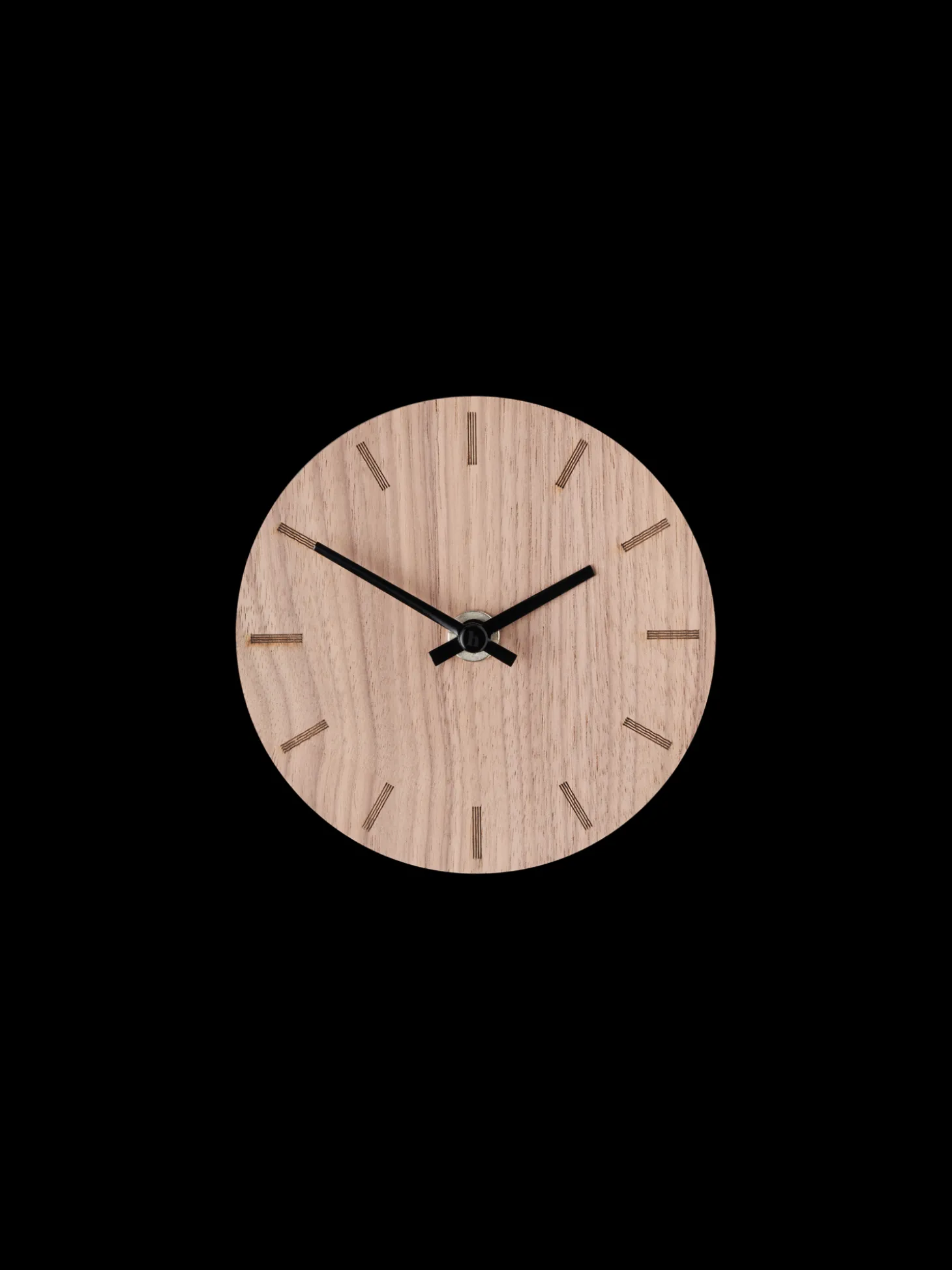 Vægur Walnut Ø12